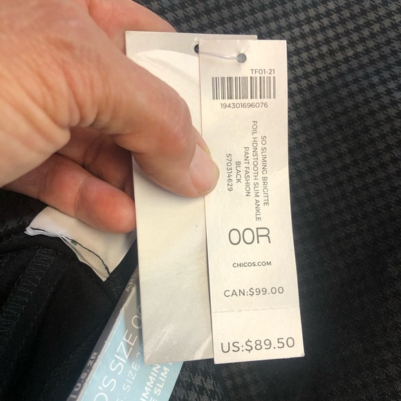 Chico’s Women’s Pant Pull On Black/Gray Houndstooth Tapered Leg Pockets - Picture 9 of 10